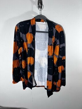 Spooky women’s 2X Open-Front Pumpkin Print Cardigan Jacket - Black & Orange